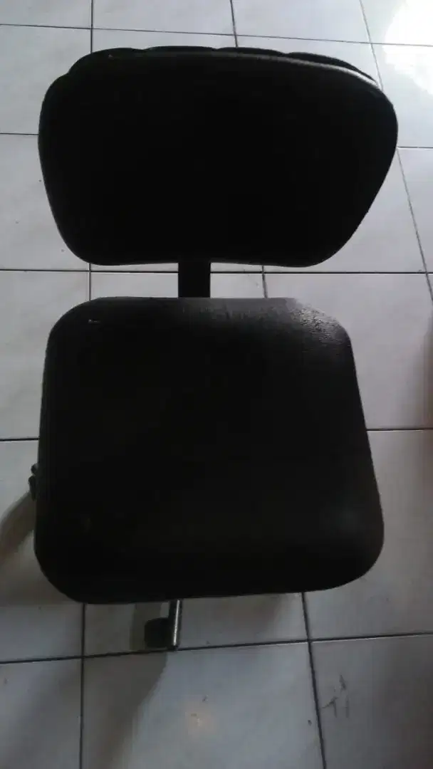 Bangku kantor dan bangku baso