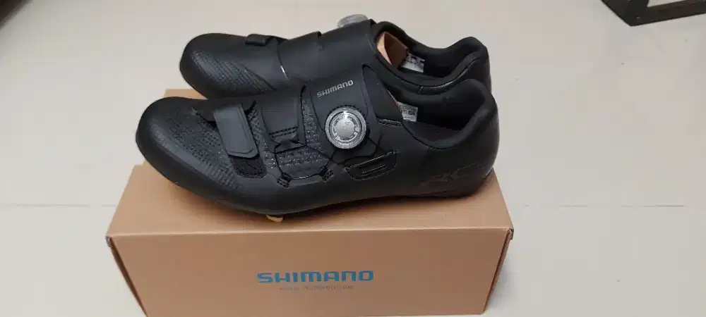 Sepatu Shimano RC5 SH-RC502