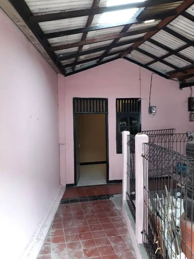 Kontrakan 3 petak, Jatiwaringin