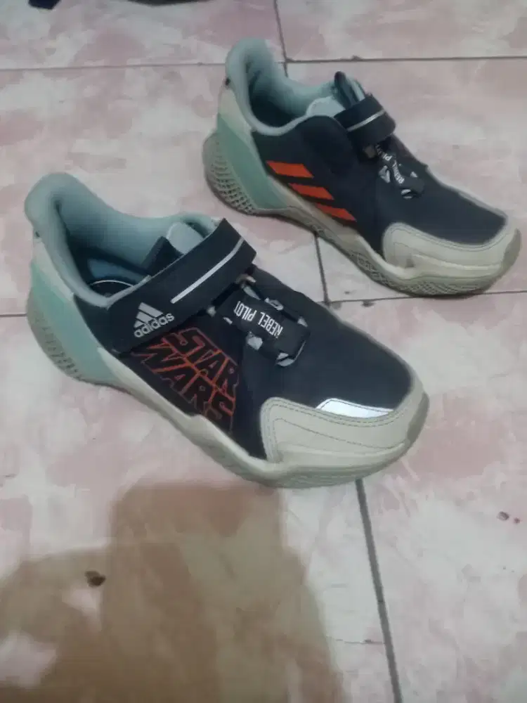 ADIDAS STAR WARS SIZE 33 TERAWAT SEJALI