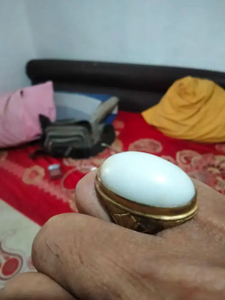 Batu giok putih ajib