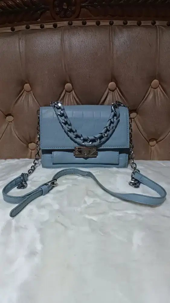 Tas kulit untuk undangan