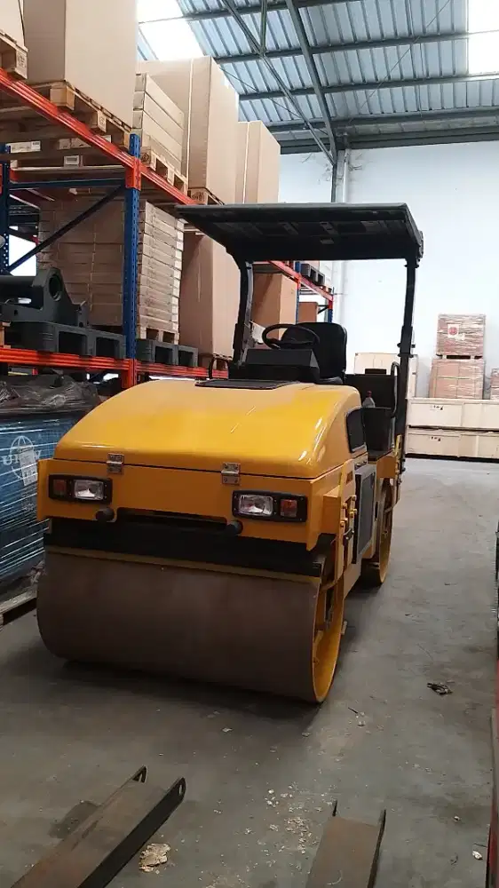 Jual ride on vibratory roller / tandem roller / vibro roller FYL203