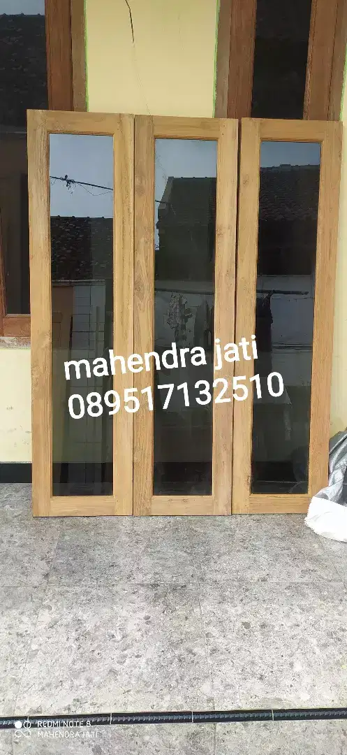 Daun jendela kayu jati