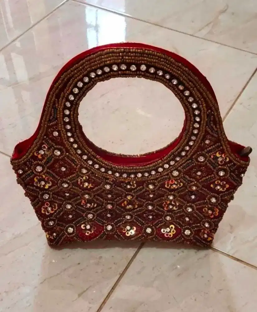 Tas Tangan asli India