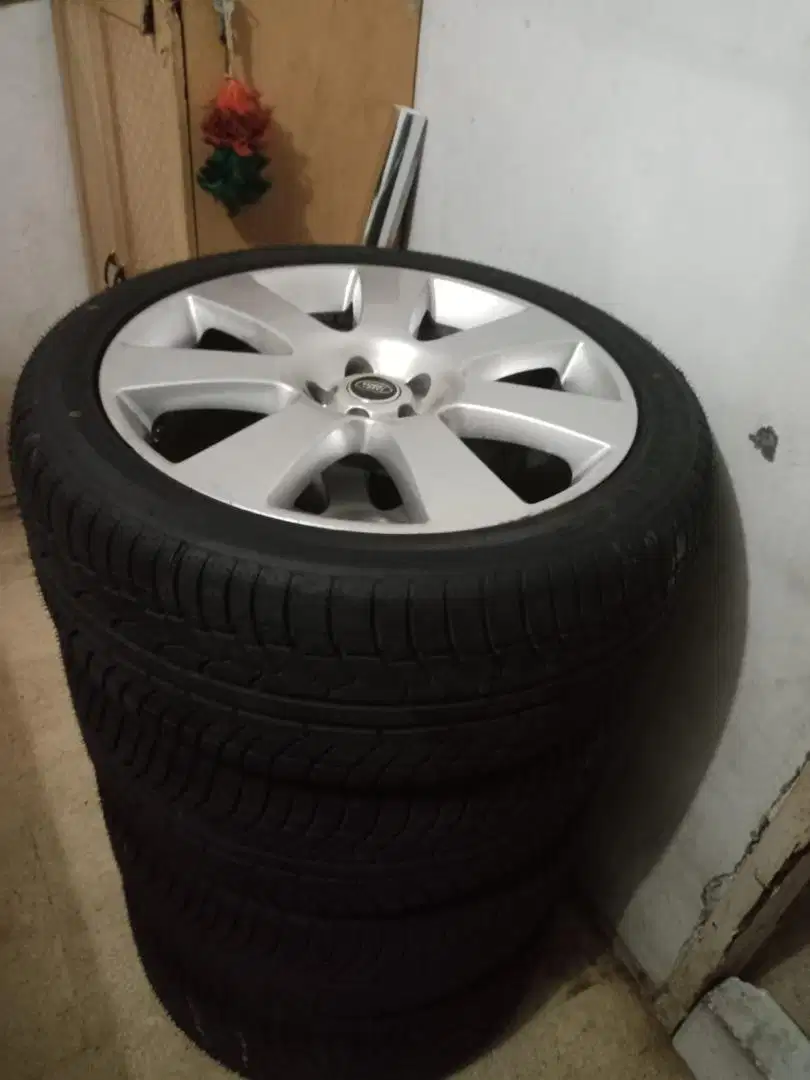 Velg dan ban Range Rover 2013