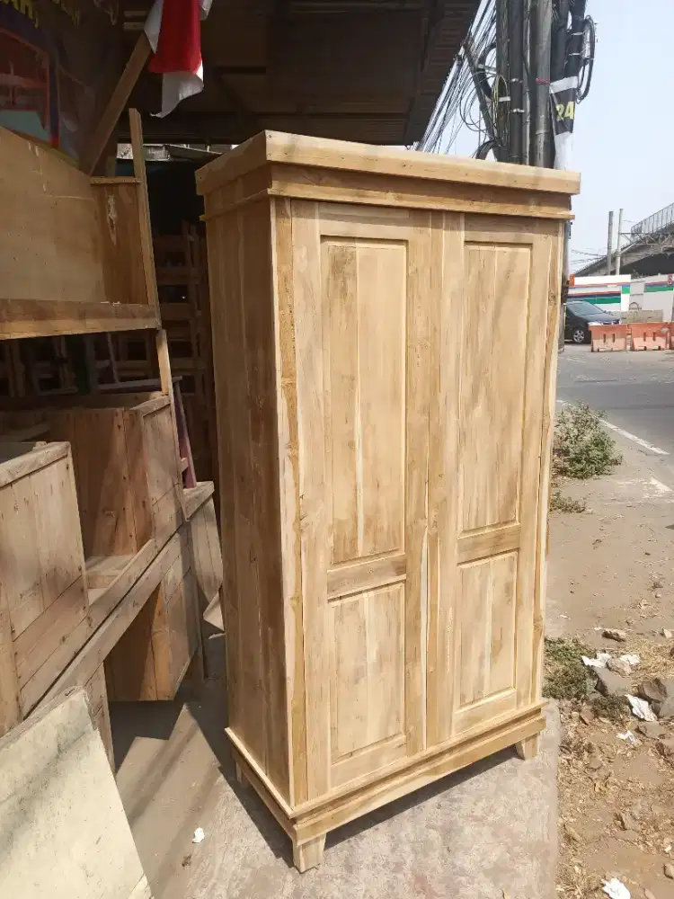 Lemari kelas/lemari buku