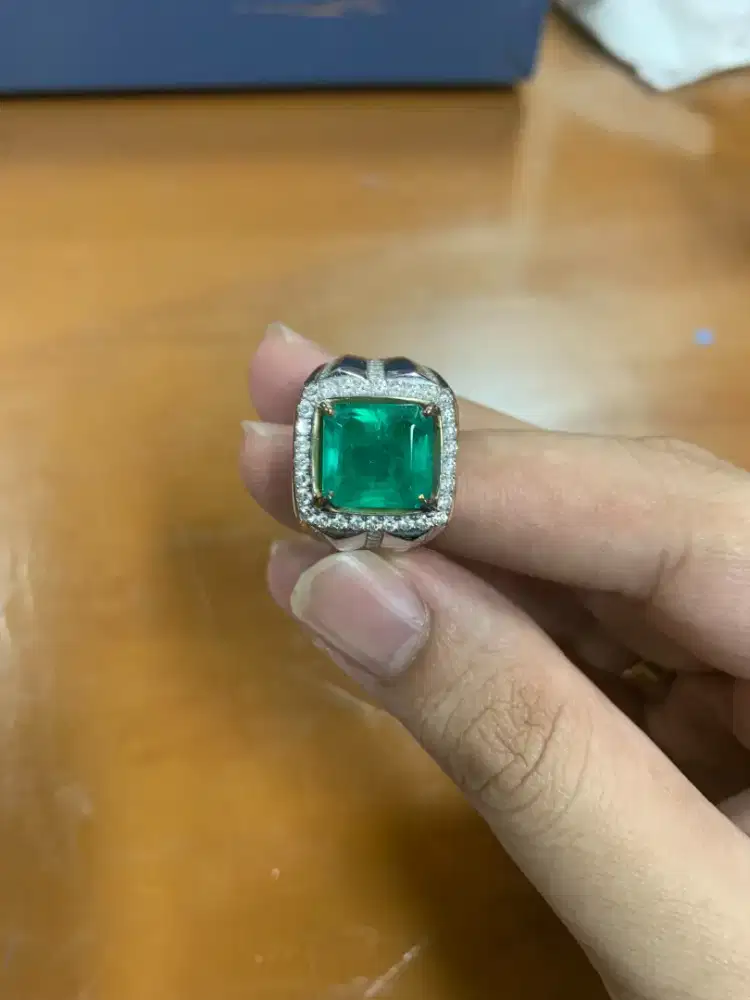 Gemstone Zamrud Columbia