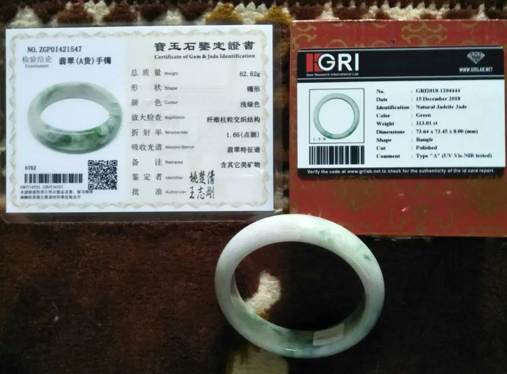 Type A Berat 62 gram Diameter 57 mm 100% Natural Green Jade Certified