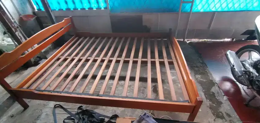 Ranjang/Dipan antik merk LIGNA