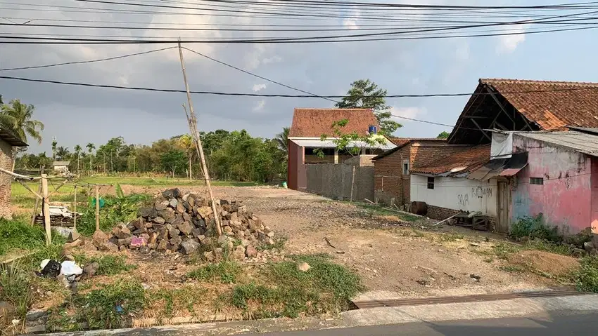 Dijual tanah depan jalan 30 bata (lokasi strategis dan ramai)