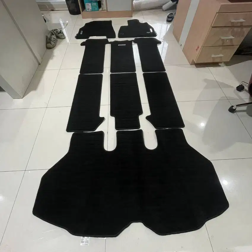 Karpet Mobil Bludru Toyota Voxy 2022 - 2023 100% Original Full set