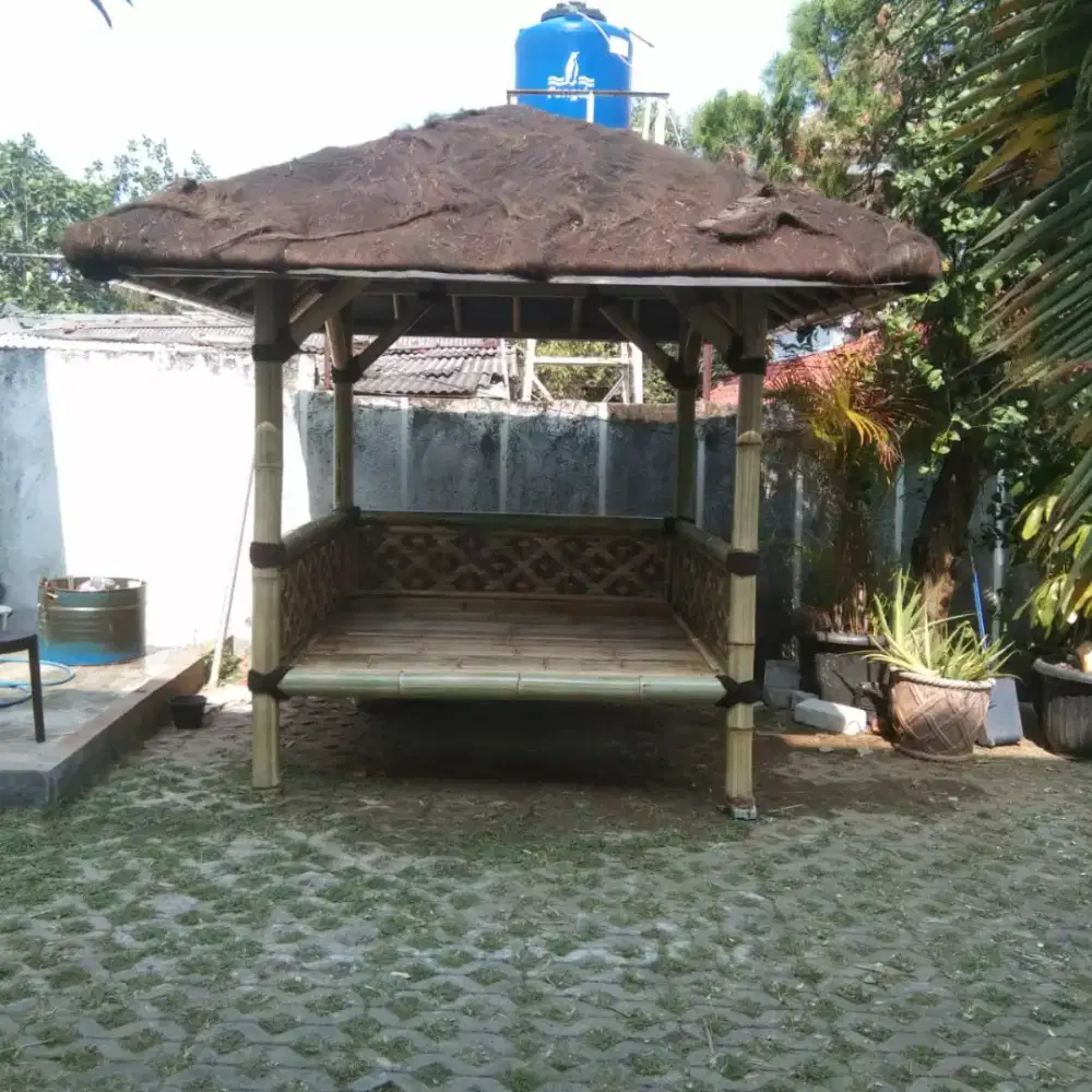 Saung Bambu Ukuran 2x2m Siap Pasang