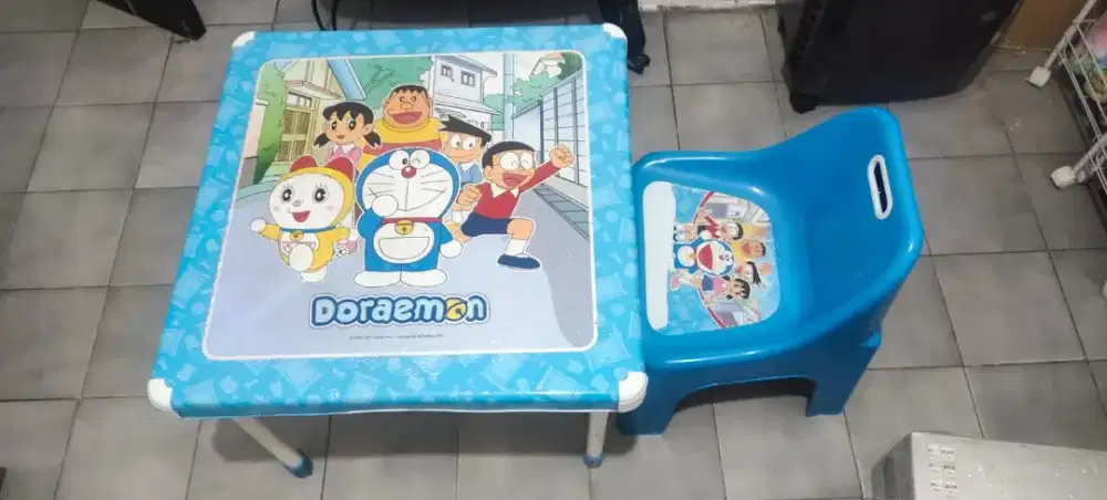 Meja belajar doraemon 1 set