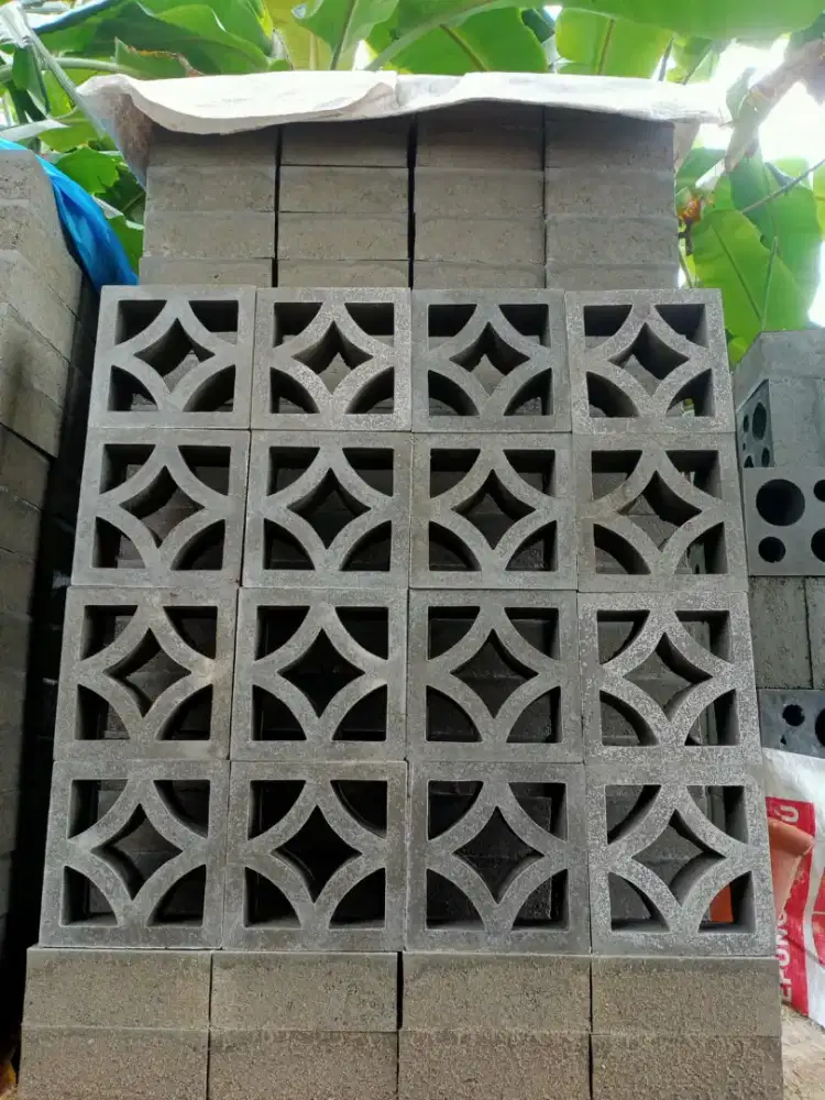 Roster minimalis putih