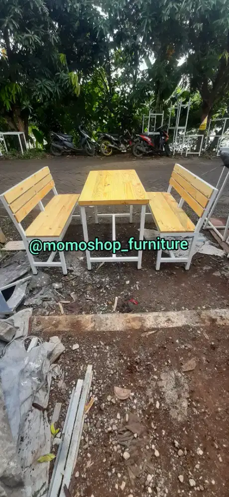 Meja kursi panjang untuk warkop