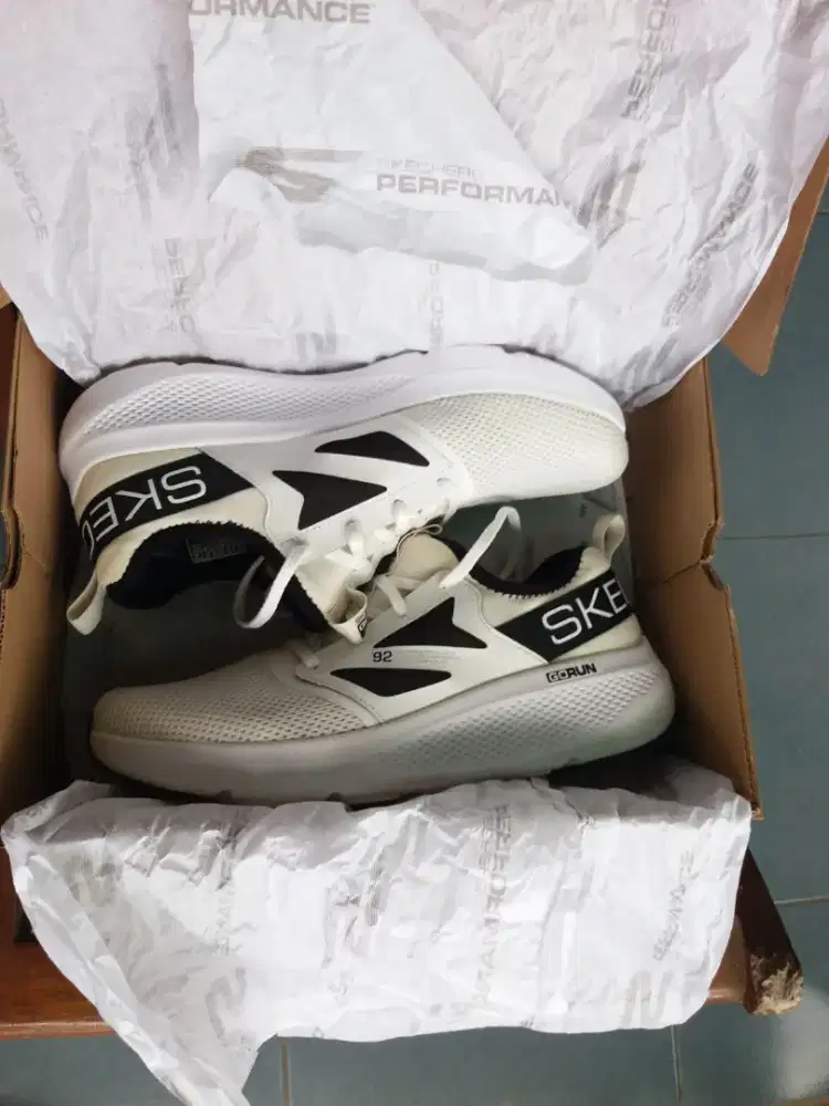 Skechers go run olx hotsell