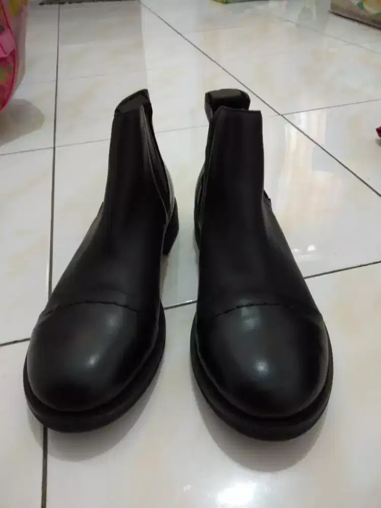 Sepatu bawa dari Amerika.