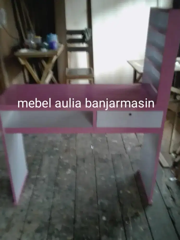 meja skincare, menipedi, kutek