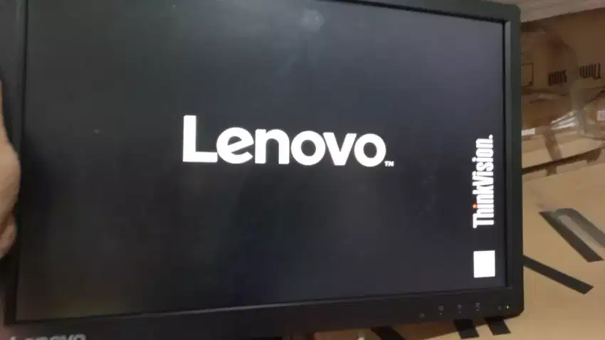 MONITOR LENOVO 20 inci