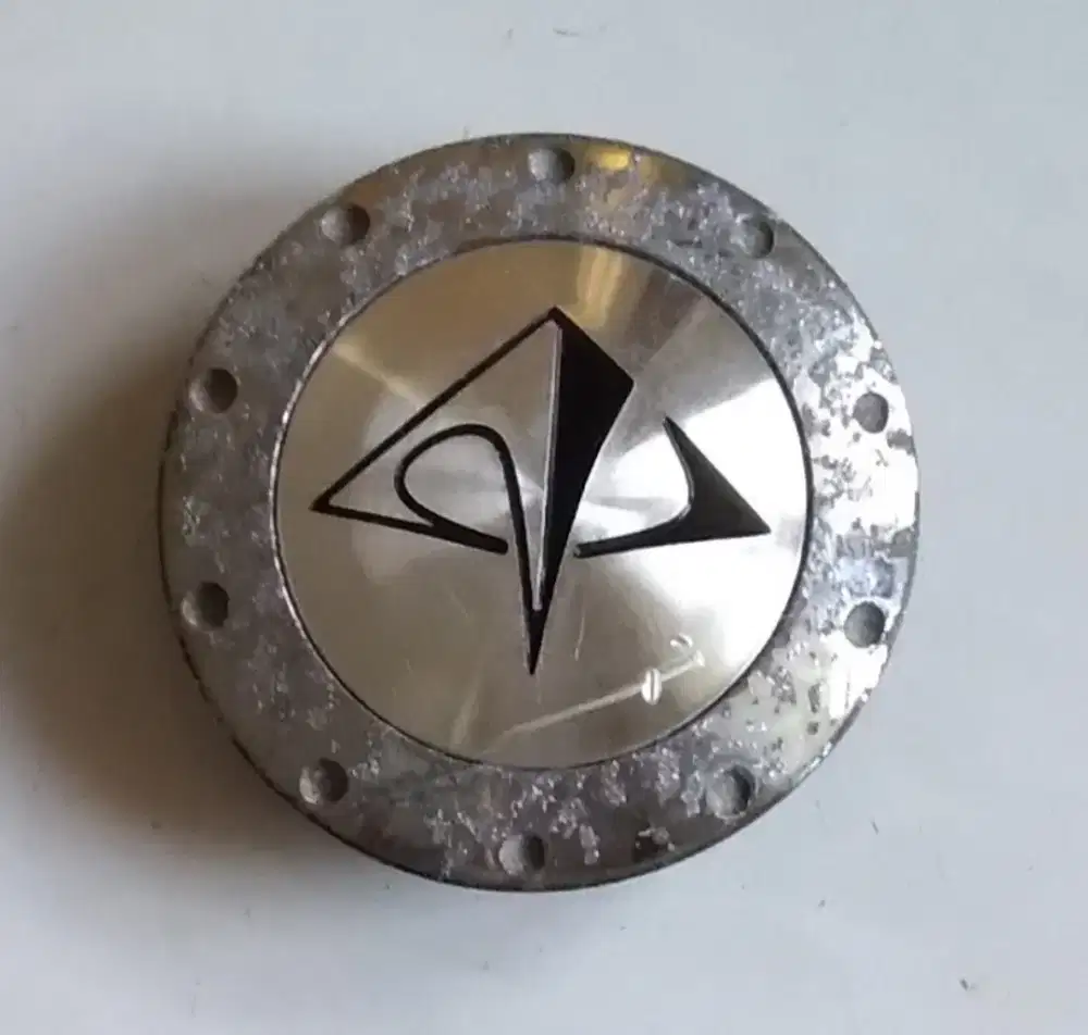 Dop Kecil Velg Racing VIP STATUS.