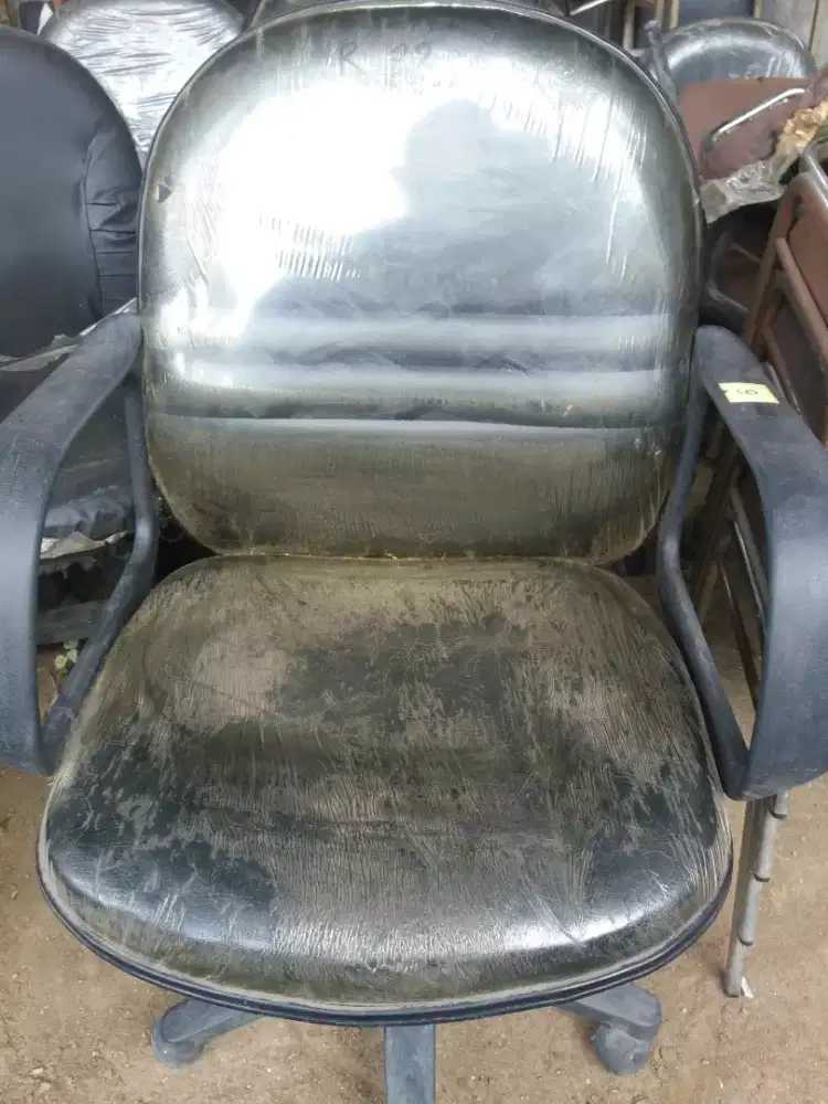 Kursi manager+roda+hidrolik oke?