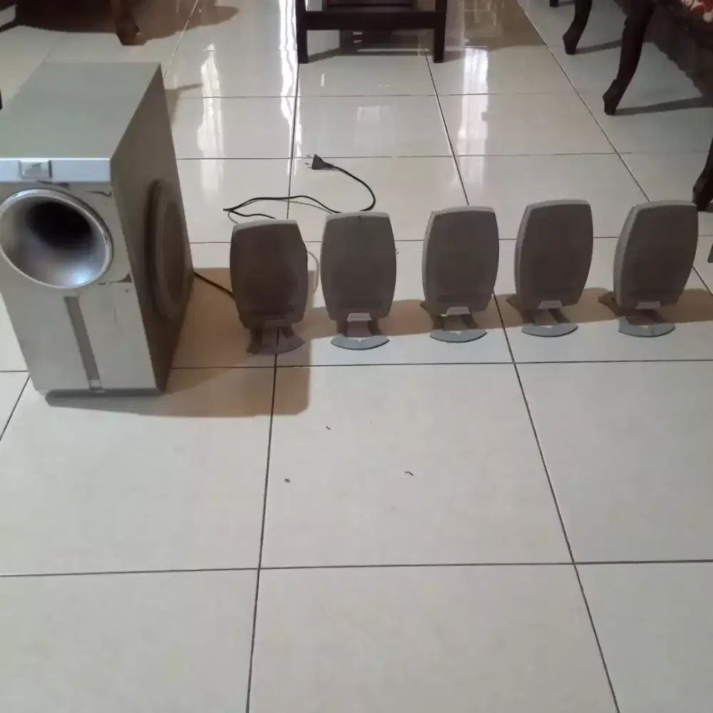 Speaker home theater polytron