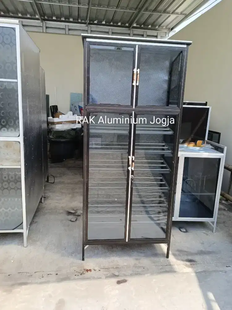 Rak sepatu aluminium bisa untuk tas helm dll