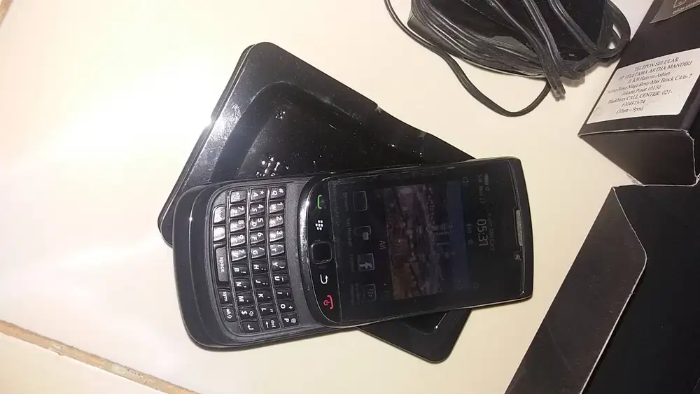 Blackberry torch 9800 second