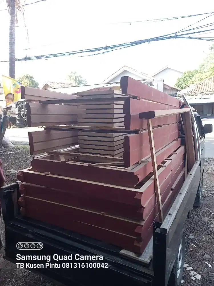 Kusen kayu meranti