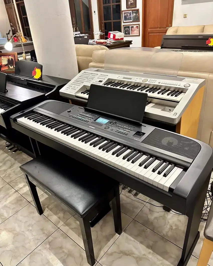 Yamaha DGX670 Black Piano Digital Arius Clavinova Electone Keyboard