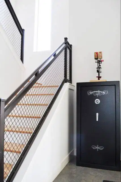 Railing besi minimalis sederhana expanded