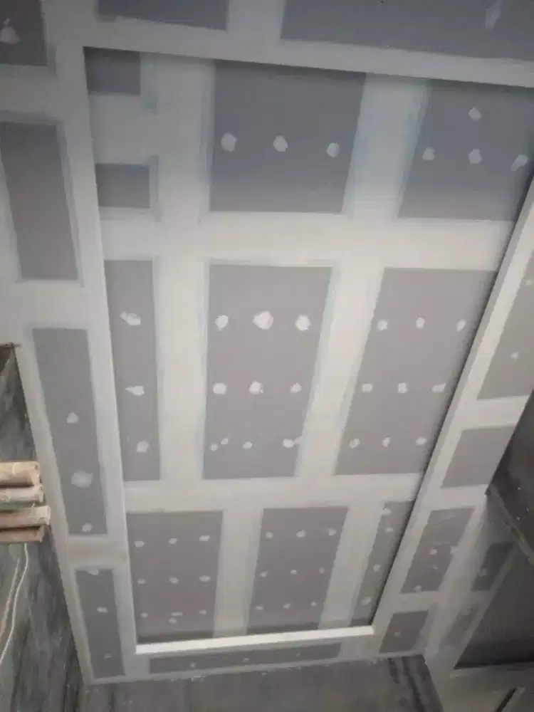 pasang plapon gypsum dan partisi sekat ruangan