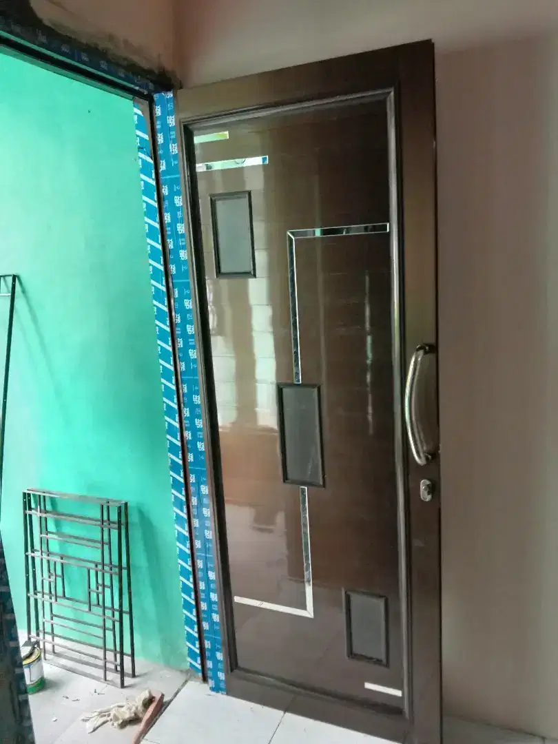 Pintu kaca kusen aluminium