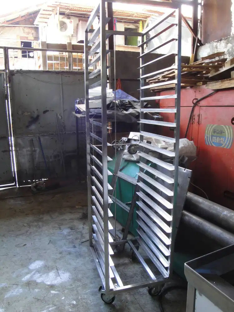 Trolly Roti - Bakery cooling rack 10/15/20 Susun