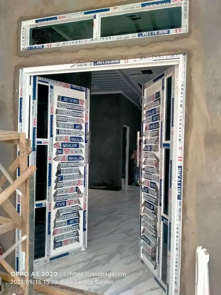 Pintu panel aluminium & kaca