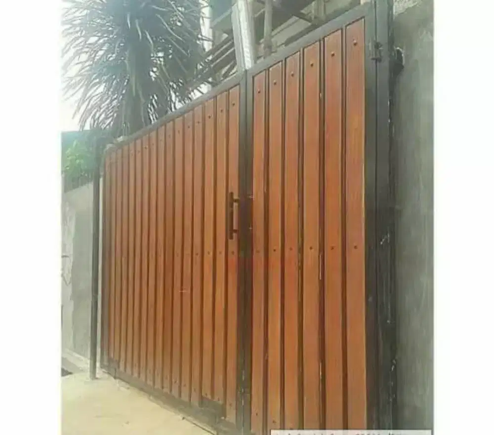 Pintu gerbang woodplank