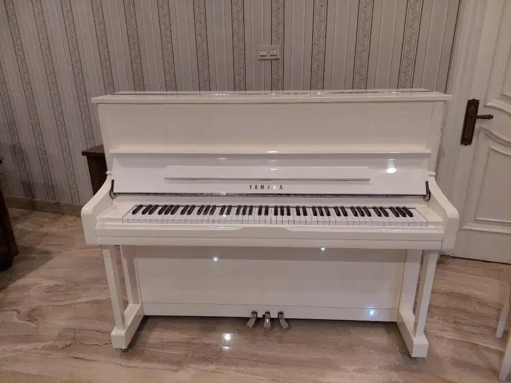 Harga piano deals yamaha u1