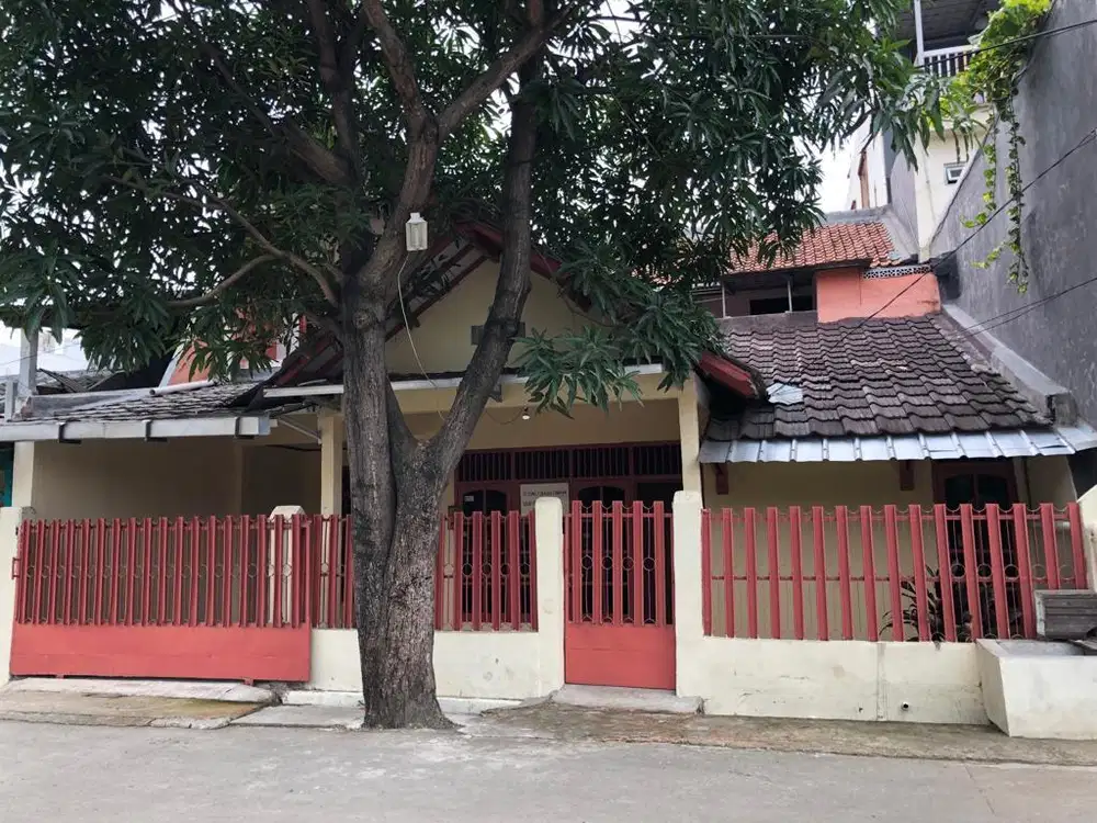 Dijual cepat rumah dgn harga 1,2 M bisa nego lokasi strategis