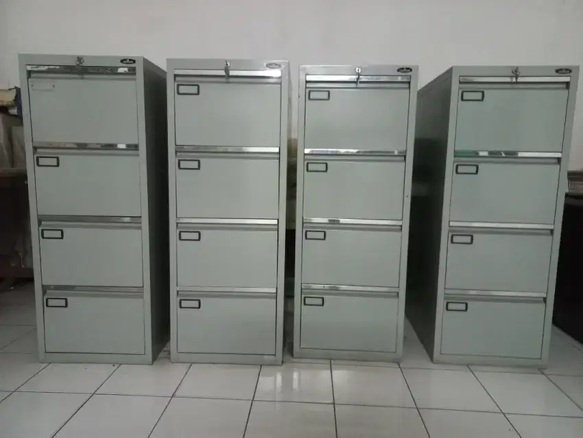 Filling Cabinet ACROE 4 Laci, plat tebal 1,2mm. Kondisi 95%