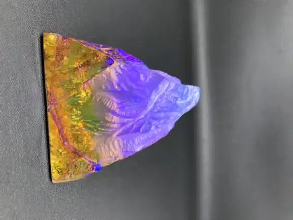 Sueseki Bukit kristal berwarna