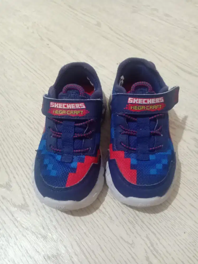 Sepatu skechers anak size 26 bisa pakai size 27 HB:660K HJ : 170 K