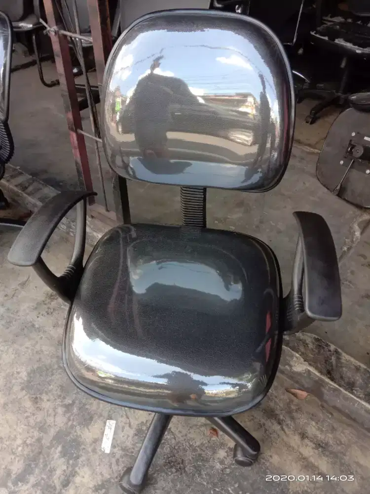 Menerima service dan jual beli kursi kantor dan borongan kursi kantor