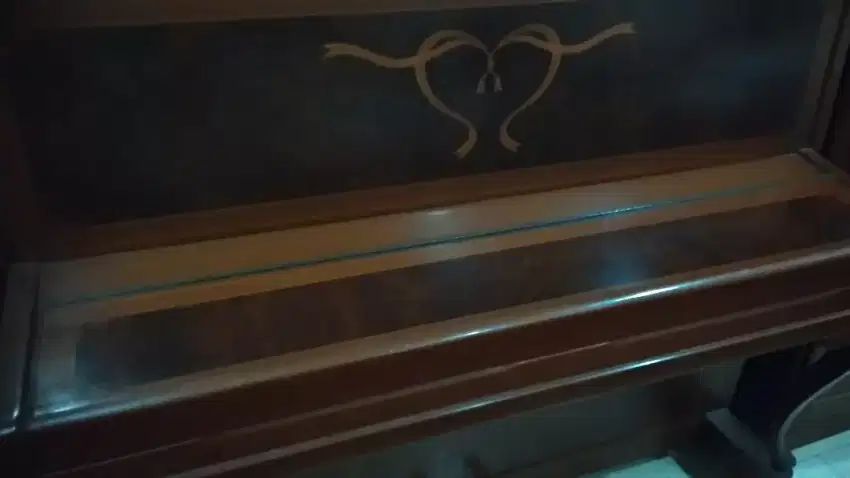 Piano merek Steinbach