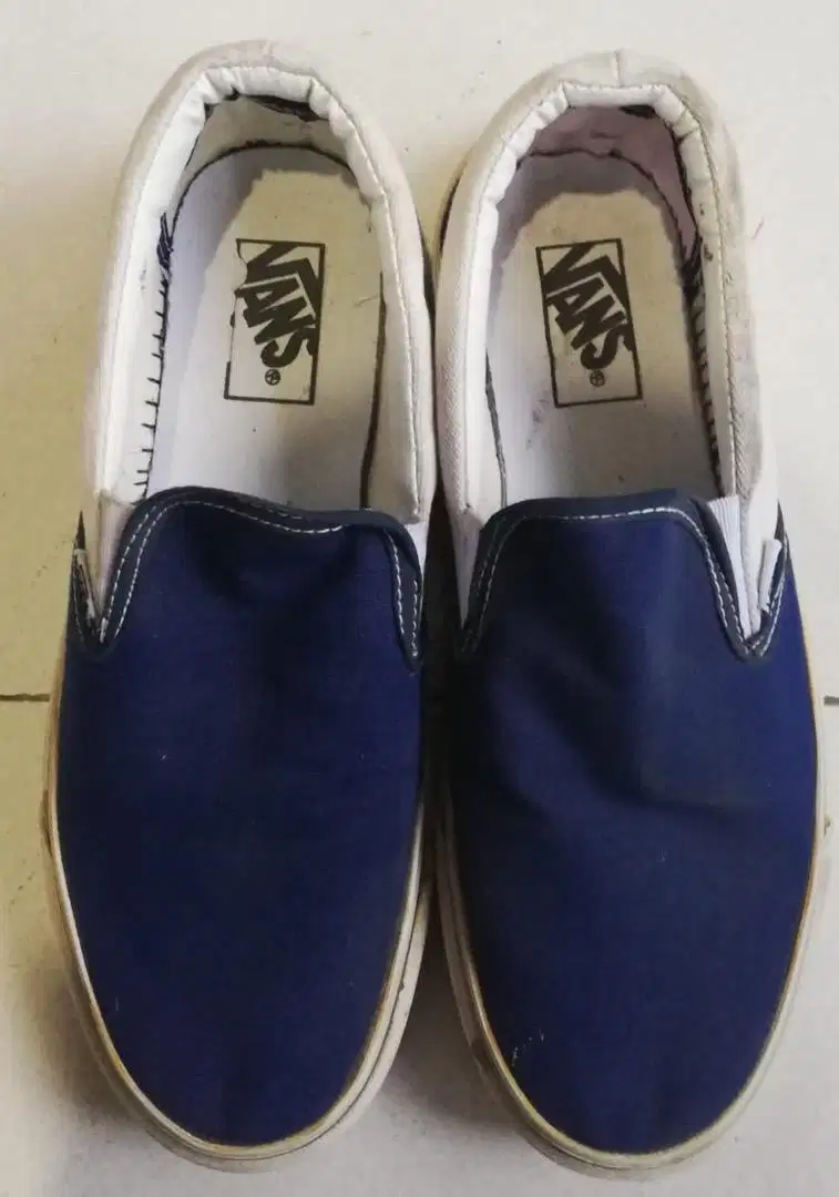 Sepatu Casual Vans