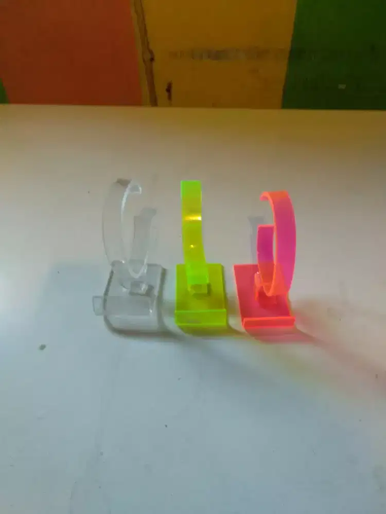 stand jam tangan bahan akrilik like new baguz