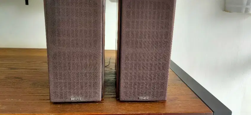 Denon speaker bookselft