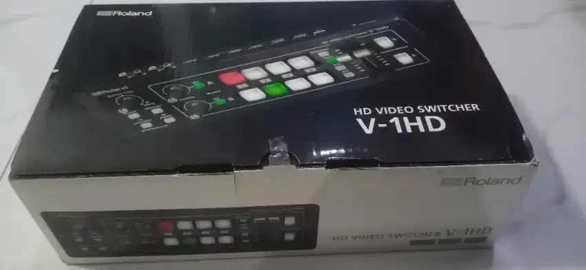 ROLAND V-1HD - ROLAND V-1 HD - V1HD - VIDEO SWITCHER / VIDEO MIXER