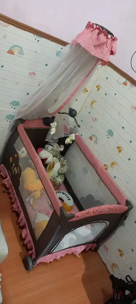 tempat tidur bayi pliko