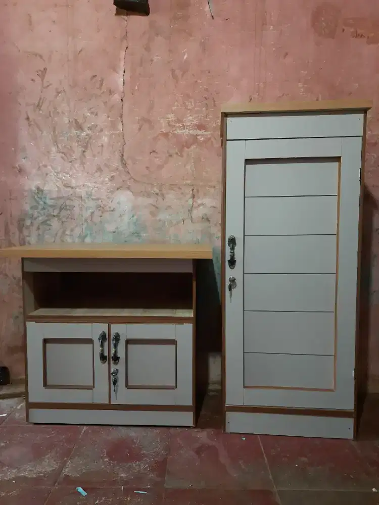 Sepasang Meja tv & lemari pakaian